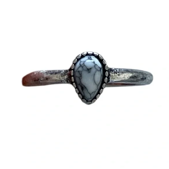 Howlite Statement Ring - Picture 2 of 4